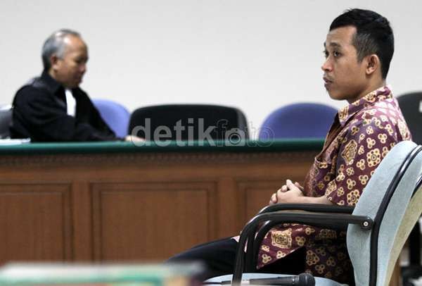 Banding Ditolak, Hendra Office Boy Tetap Dipidana 1 Tahun
