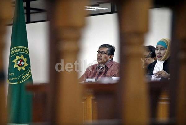 Eks Kepala Bappebti Dituntut 10 Tahun Penjara, Denda Rp 1 M