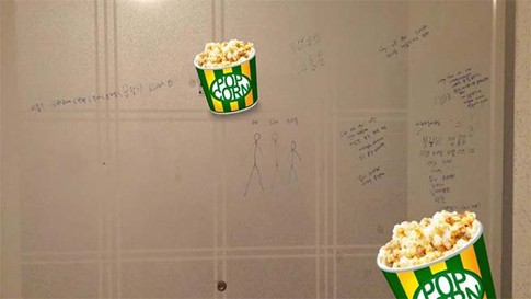 Menguntit, Sasaeng Juga Corat-coret Pintu Asrama Block B