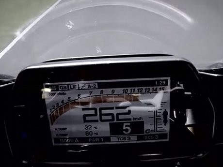 Valentino Rossi: R1 Ingin Berlari Lebih Kencang