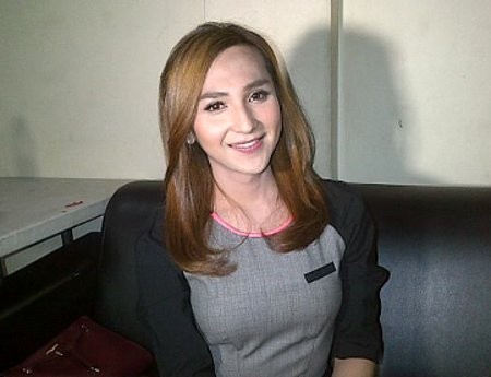 Sukses Implan Payudara, Dena Rachman Terpikir Hilangkan Jakun