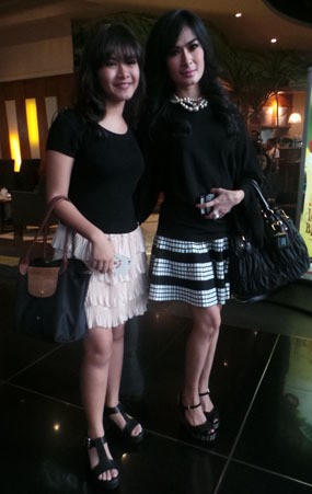 Iis Dahlia Dukung Anak Berkarier sebagai Penyanyi