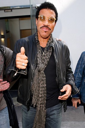 Lionel Richie Bantah Kabar Khloe Kardashian Anak Hasil Selingkuh