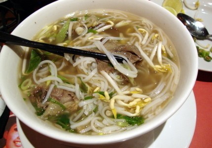 Gurih Hangat Pho Khas Vietnam, Cocok Sebagai Penyegar Siang Ini
