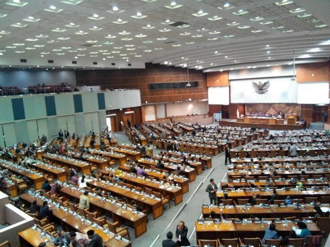 Baru Dibuka, Paripurna Pembentukan Komisi Langsung Hujan Interupsi