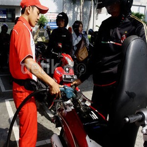 Pelaku Saham Minta Jokowi Naikkan Harga BBM Langsung Rp 3.000/Liter