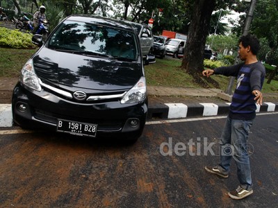 Demo Buruh Bikin Macet Medan Merdeka Selatan