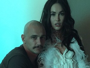 Hiii... Megan Fox Seram Berlumuran Darah