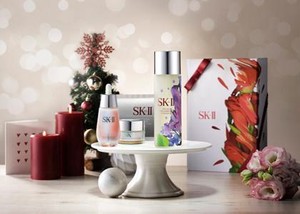 SK-II Rilis FTE Edisi Terbatas dengan Desain Bunga Akhir Tahun Ini