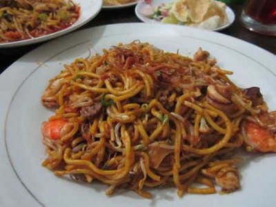 Pedas Berempah Mie Aceh untuk Makan Malam Mengenyangkan