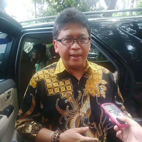 Hasto yang Hilir Mudik dan Tokoh yang Berdatangan ke Rumah Mega