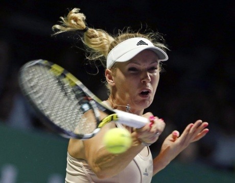 Wozniacki Sapu Bersih Laga Grup, Loloskan Radwanska