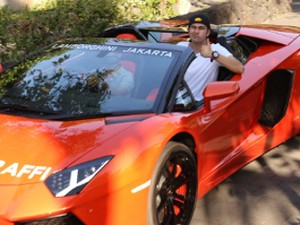 Tiba di Lokasi Resepsi, Raffi Ahmad Diantar Rombongan Lamborghini