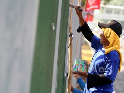 Pagar Pembatas Jalan di Matraman Dipercantik