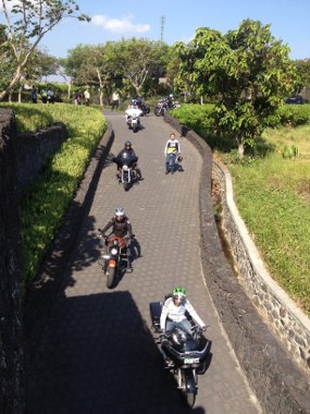 Brum! Puluhan Rombongan Harley Davidson Hadiri Resepsi Raffi-Nagita di Bali