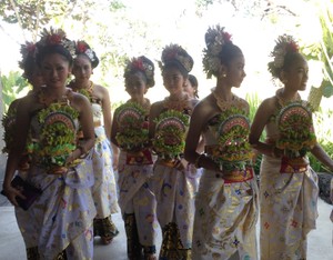 Penari Bali Ikut Meriahkan Private Party Raffi-Nagita