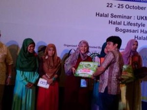 Berbekal Cuap-cuap, Paulin Jadi Juara di Hijab Talent Search