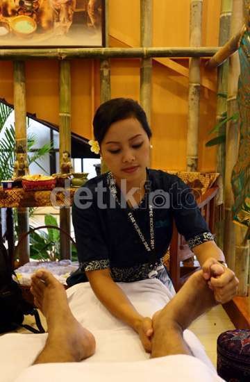Ini Alasan Buruh Minta Tambahan Uang Pijat Refleksi