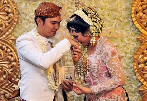 Resmi Menikah, Aldi Taher dan Istri Tunda Bulan Madu