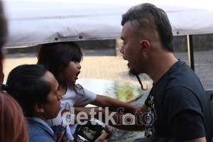 Lebih Pengalaman, Ahmad Dhani Ajari Raffi Ahmad Posisi Bercinta