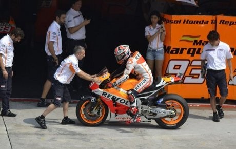 Kemeriahan di Sepang Sudah Terasa Sejak Pagi