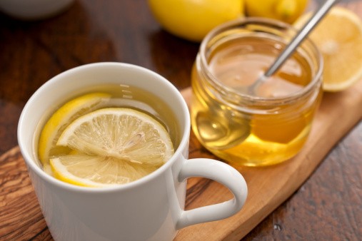 Racikan Jus Lemon dan Madu Ampuh untuk Atasi Batuk