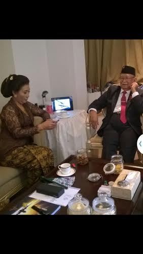 Penampilan Menteri Susi Jelang Pelantikan, Berkebaya dan Bersanggul