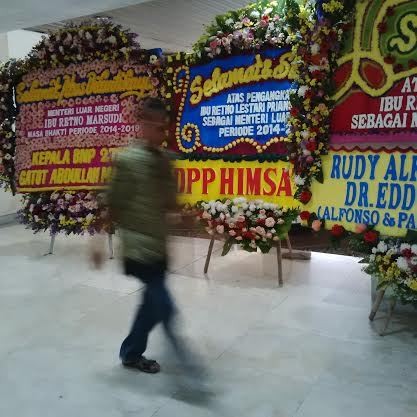 Menlu Retno LP Marsudi Dilantik, Karangan Bunga Hiasi Kantor Kemenlu