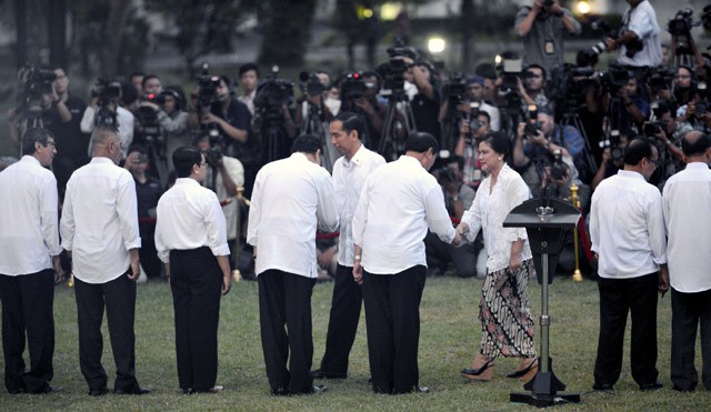 PR Agus Marto untuk Kabinet Jokowi: Kurangi Subsidi BBM!