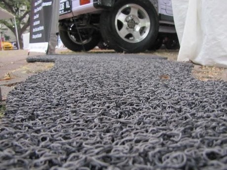 Karpet Mobil Antibakteri Ini Gampang Dibersihkan