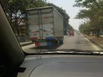 Truknya Miring Banget