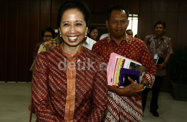 Rini Soemarno, Menteri BUMN Perempuan Pertama di Indonesia