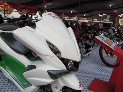 Adu Ganteng Motor Honda