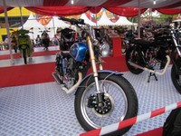 Tak hanya itu, sepeda motor Honda yang diproduksi sebelum tahun 2006 juga ditampilkan dengan gaya yang berbeda.