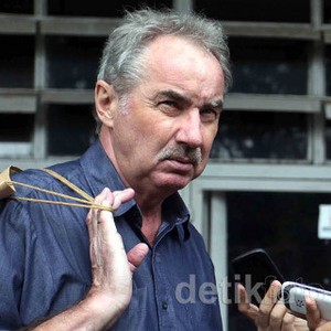 Daftarkan 35 Nama Pemain, Riedl Juga Panggil Van Dijk