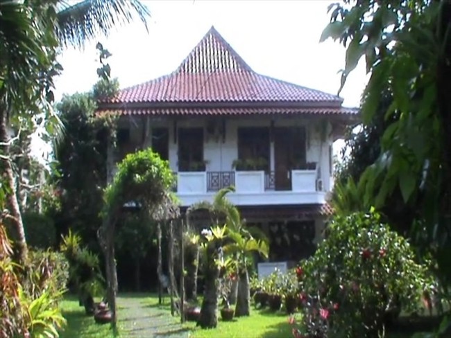 Menengok Rumah Asri Menteri Susi dan Foto-fotonya Bareng Keluarga