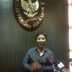 Susi Curhat Soal Gunjingan Tak Lulus SMA ke Eks Menteri KKP Sarwono