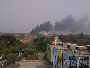 Proyek Pembangunan Tol Cijago di Jalan Juanda Terbakar, Lalin Macet