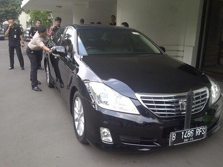 Toyota Crown Siap Antar Jemput Menteri Puan Maharani