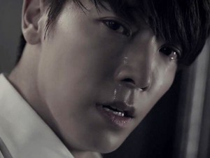 Galau Bareng Super Junior di Video Musik Evanesce