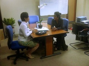 Hari Pertama di KKP, Susi Pudjiastuti Naik-Turun Tangga Sidak Tempat Kerja