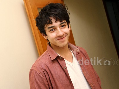 Aliff Alli, Adik Miller Khan yang Nggak Kalah Ganteng