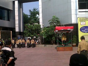Pimpin Upacara, Menkes Nila Tekankan Pentingnya Revolusi Mental Pemuda
