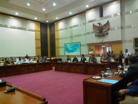 Jadi Ketua Komisi I Lagi, Mahfudz Shiddiq Langsung Pimpin Rapat