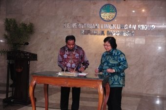 Lepas Jabatan Menteri LH, Balthasar Kambuaya Akan Kembali Mengajar di Uncen