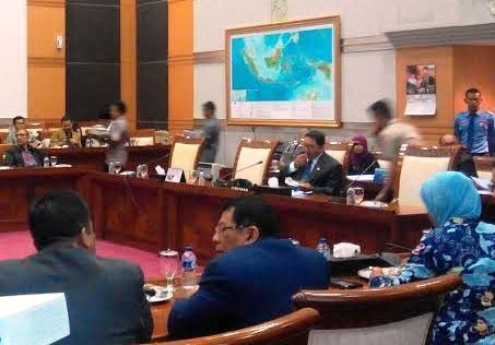 Gaya Fadli Zon Pimpin Rapat Komisi DPR: Skors 10 Menit