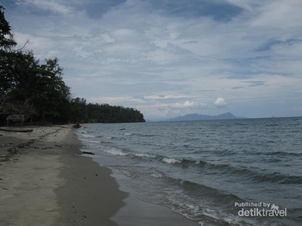  Pantai  Taipa yang Cantik dari Sulawesi Tenggara