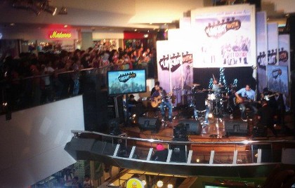 Apa Kabar Sayang Buka Penampilan Armada di LIVEVHATkustik