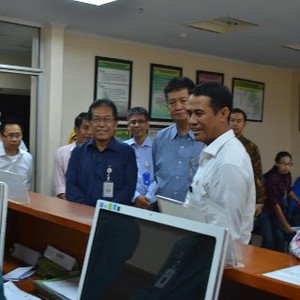 Aktivitas Mentan Amran, Blusukan di Kantor dan Rapat Internal