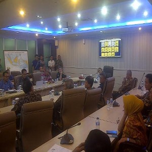 Ini Gaya Susi Pudjiastuti Pimpin Rapat